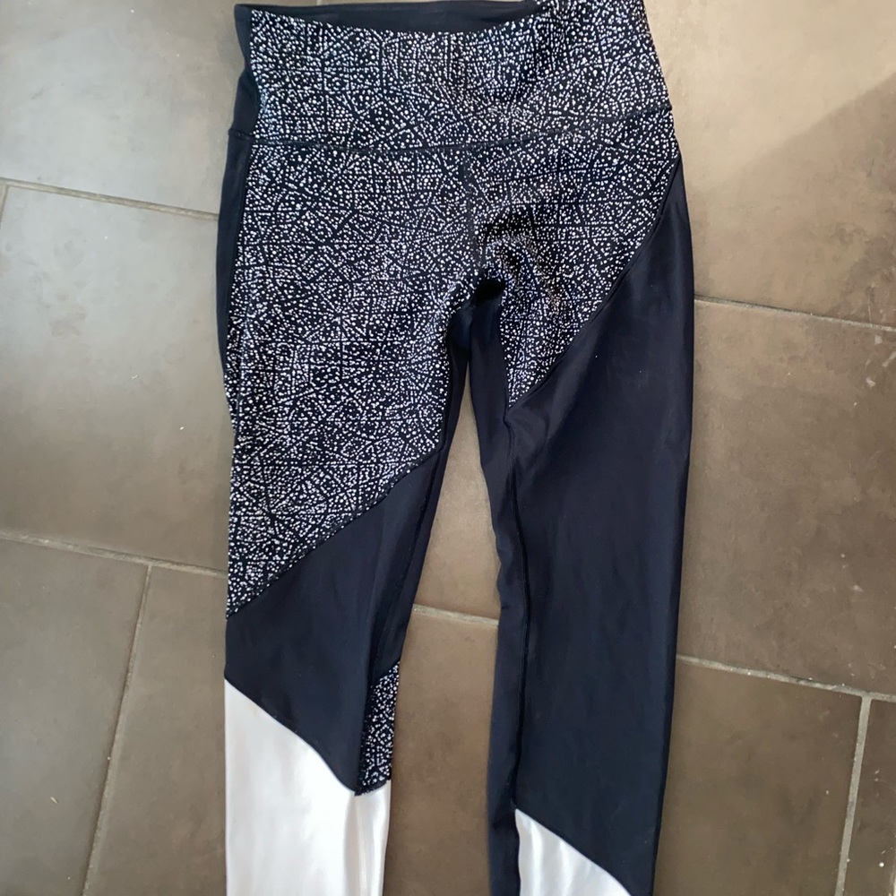 LULUELEMON leggings size 10 25 in”